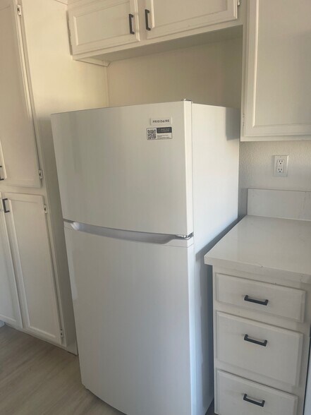 Building Photo - 1050 E Cactus Ave