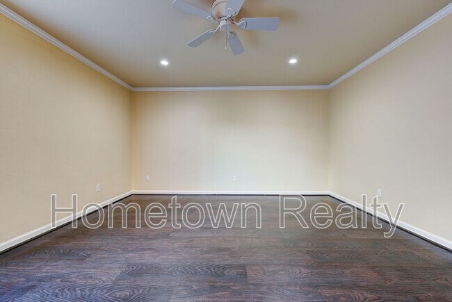 Building Photo - 1115 N Billen Ave