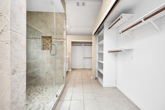 Building Photo - 3834 Carya Cir