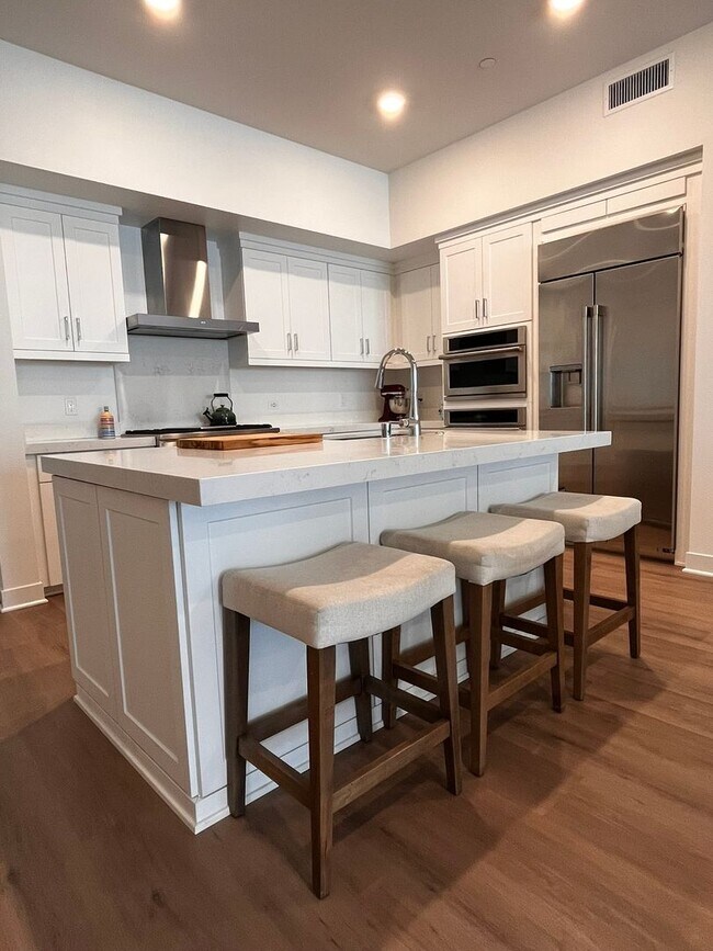 Building Photo - Luxury Condo in Lexington at Central Park West - Available Beginning of September!!