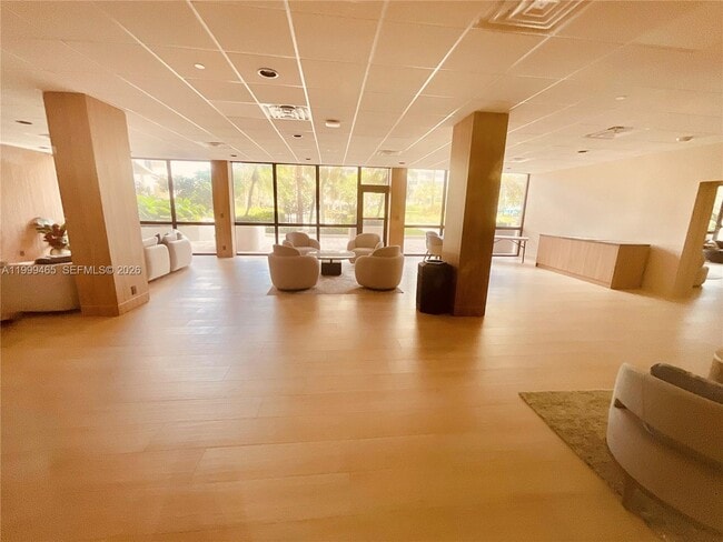 Building Photo - 4900 N Ocean Blvd
