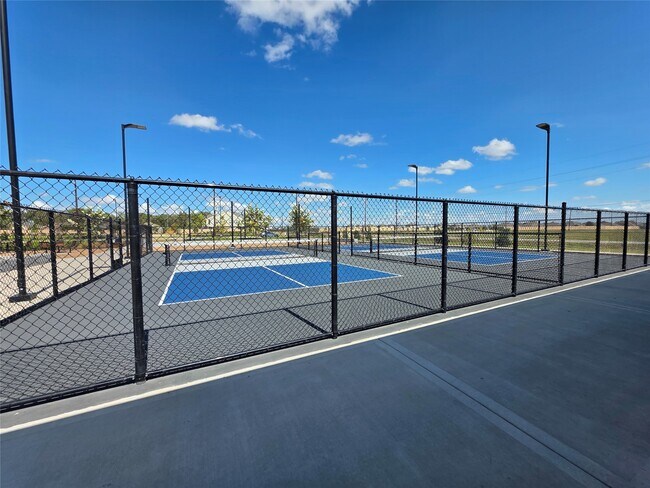 Building Photo - 1333 Red Hills Dr