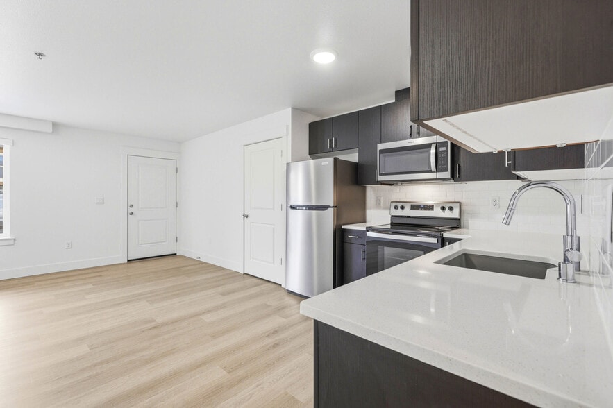 Building Photo - The Flats at West Richland