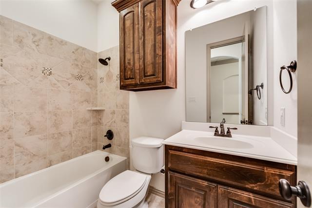 Building Photo - 1025 Pampa Dr