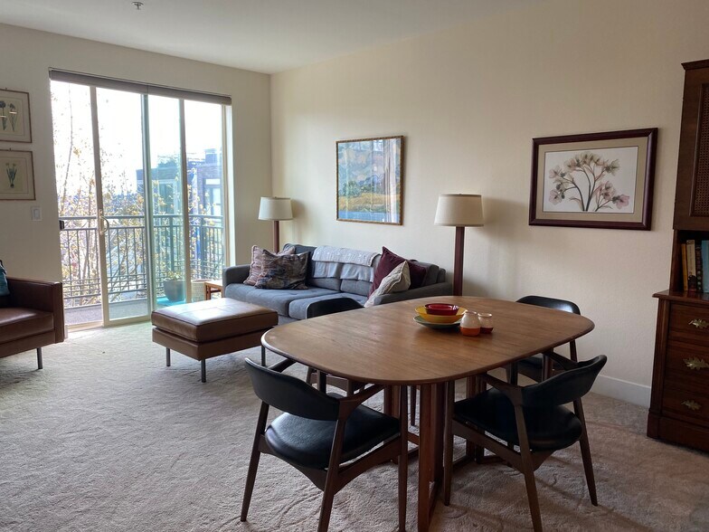 Building Photo - 6801 Greenwood Ave N