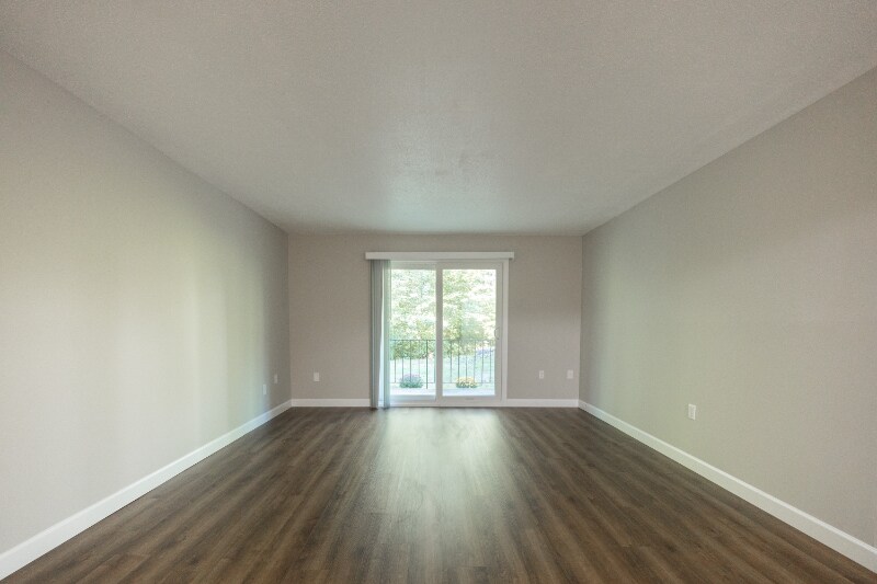 Building Photo - 23 Shadowbrook Ln
