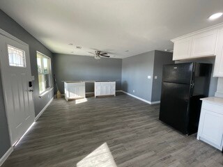 Building Photo - 510 S Front St