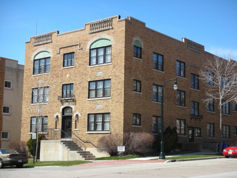 Primary Photo - 1720 E Newton Apartments
