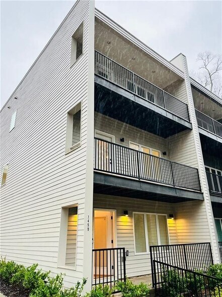 Building Photo - 1445 Walker Pl SE