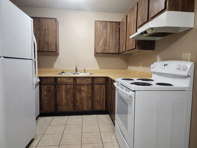 Building Photo - 7938 NW Crossland Cir