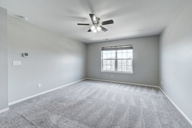 Building Photo - $3,325 - 3 Bed, 3 Bath Home in Centennial ...