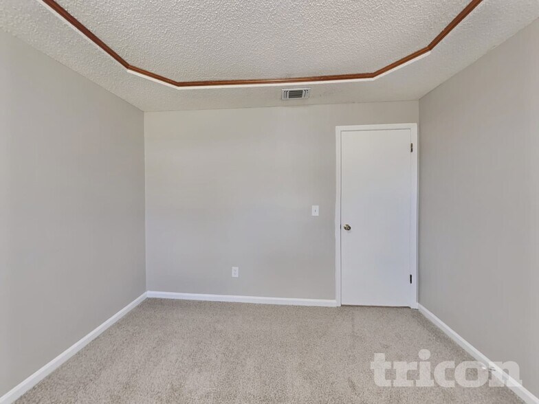 Building Photo - 3121 Southwell Ct