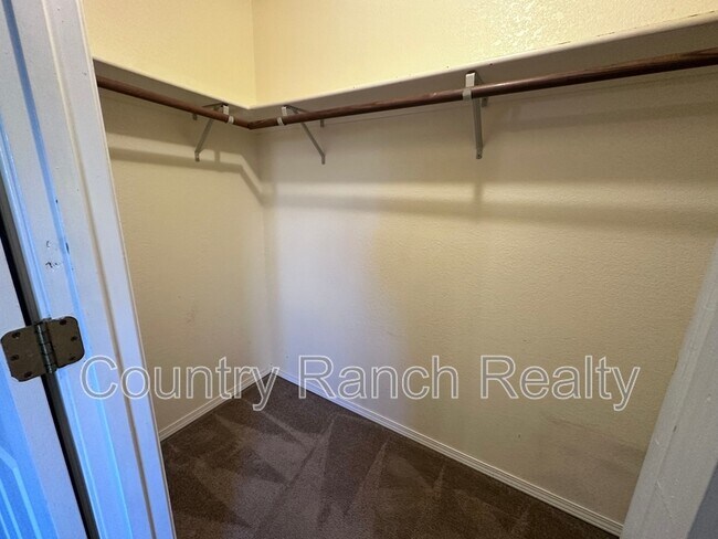 Building Photo - 538 Roadrunner Dr