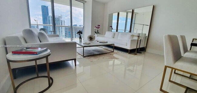 Building Photo - 495 Brickell Ave