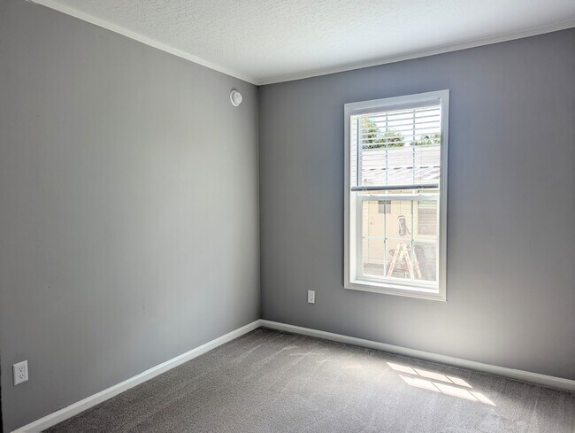 Building Photo - 602 Choo Choo Ln