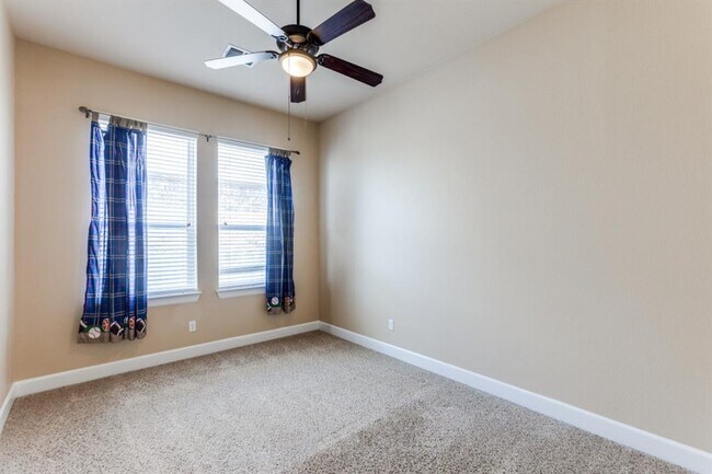 Building Photo - 413 Navigator Dr