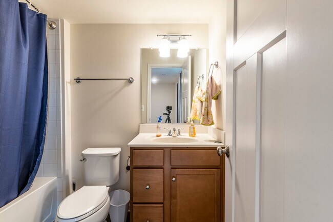 Building Photo - 3430 Montague St