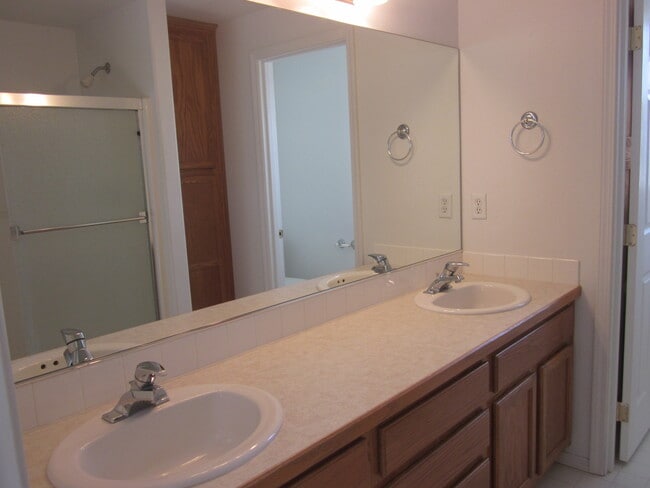 Building Photo - 3 Bedroom Single Level Home in NW Redmond