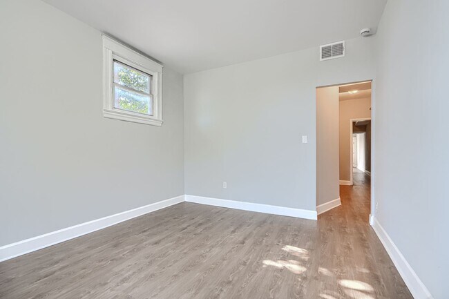 Building Photo - 2800 Harford Rd