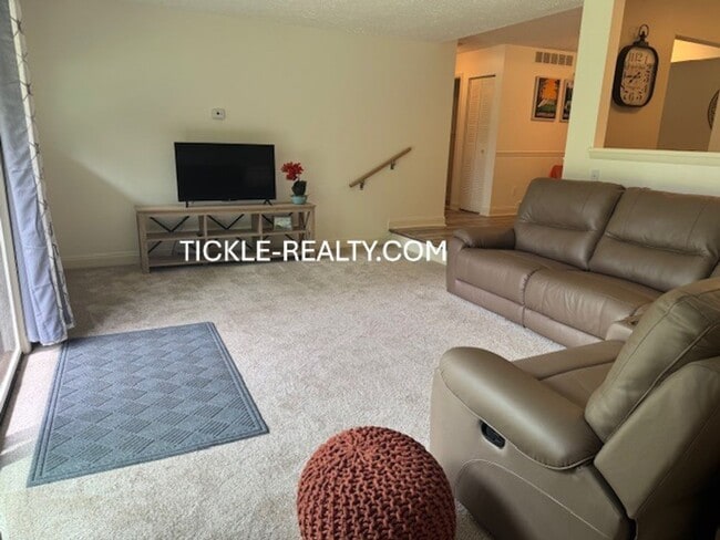 Building Photo - 1 Bedroom Condo in Fairport