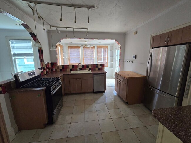 Building Photo - Oceanview 3 bedroom Cottage