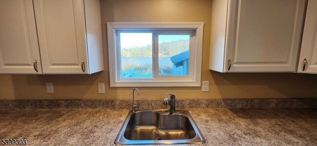 Building Photo - 494 Otterhole Rd