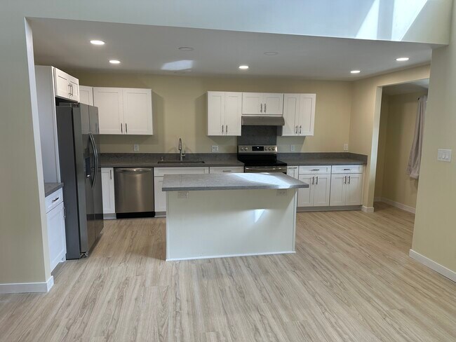 Building Photo - 3071 Kalawao St