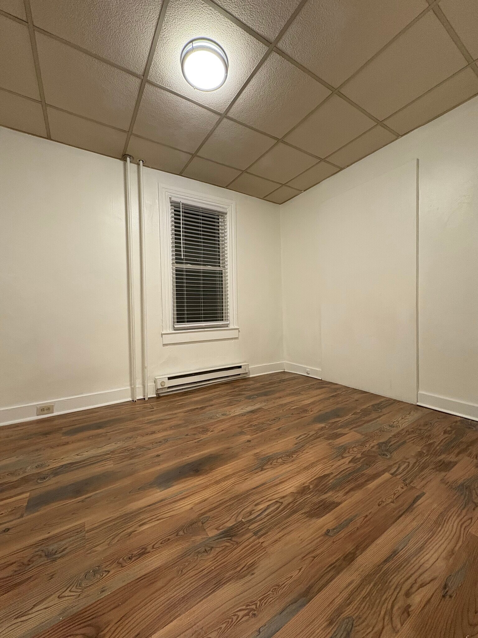 Building Photo - 2030 Hanover Ave