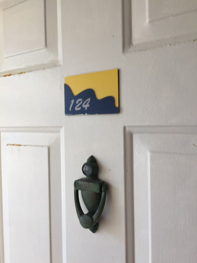 Primary Photo - Fully Furnished 1BR/1BA Condo Just 3 Block...