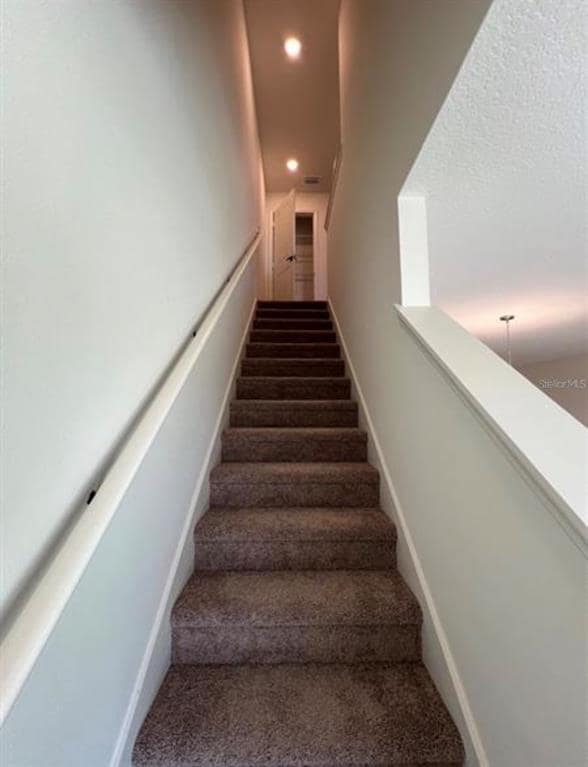 Building Photo - 733 Stoney Pointe Cir