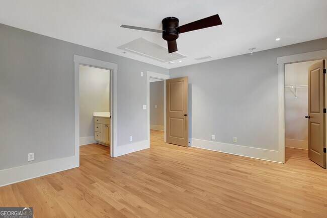 Building Photo - 10659 Serenbe Ln
