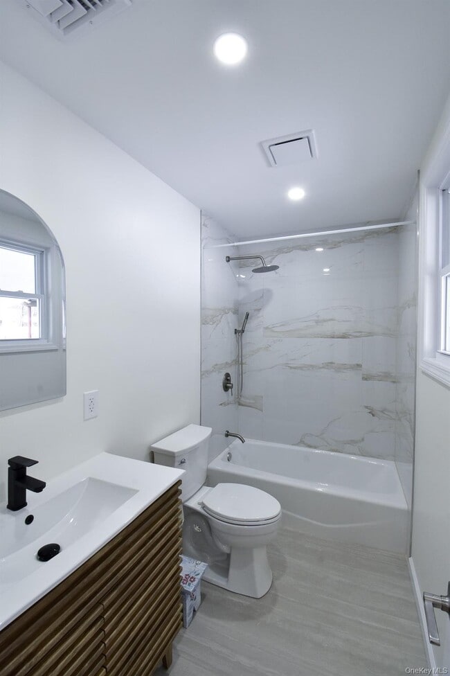 Building Photo - 36 S 5th Ave