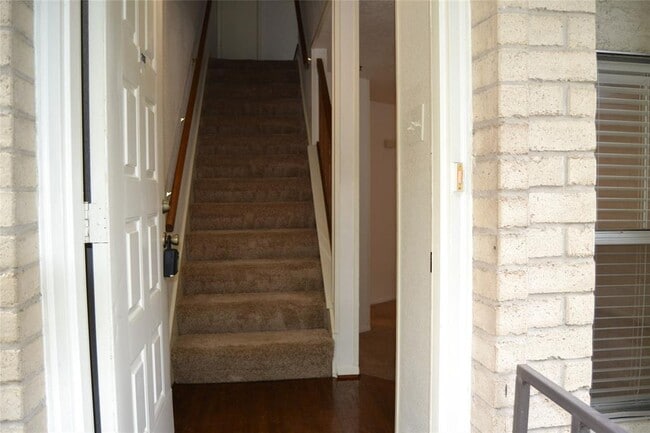 Building Photo - 2021 Spenwick Dr