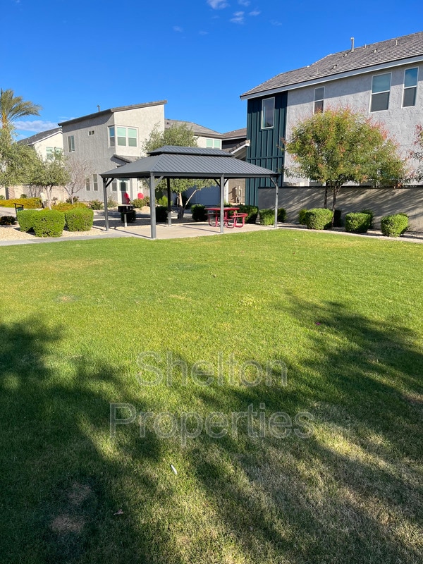 Building Photo - 391 N 157th Ln