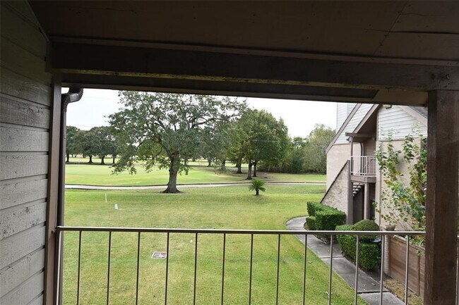 Building Photo - 8451 Sands Point Dr