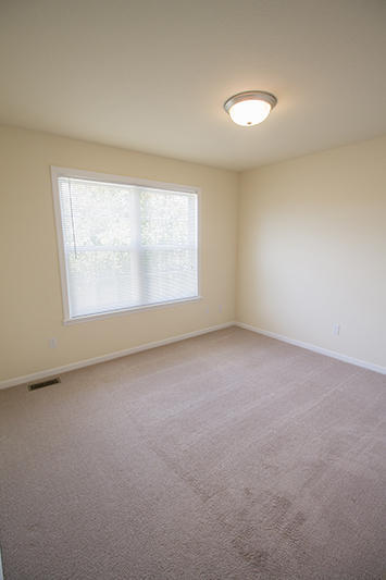 Building Photo - 1930 CENTER St