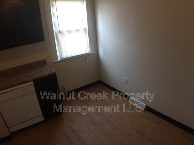 Building Photo - 2105 E 31st St