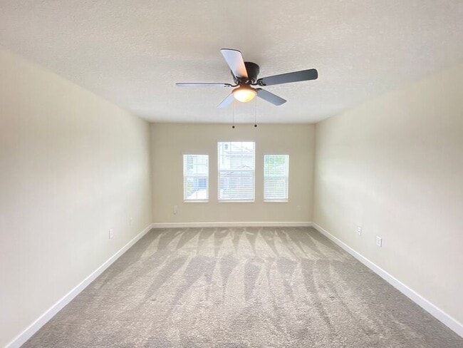 Building Photo - 4442 Seven Canyons Dr