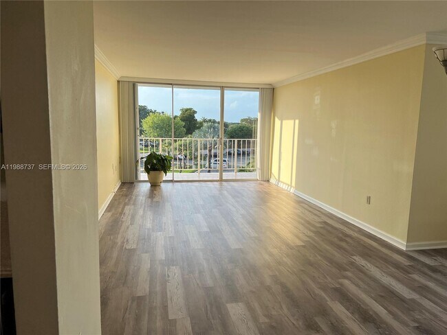 Building Photo - 13120 SW 92nd Ave