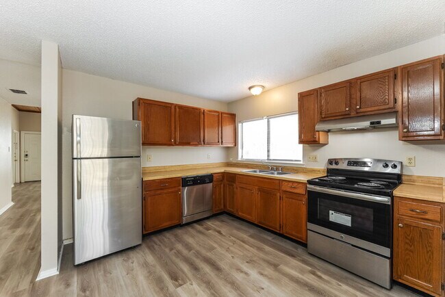 Building Photo - 8743 Ridge Moon Dr