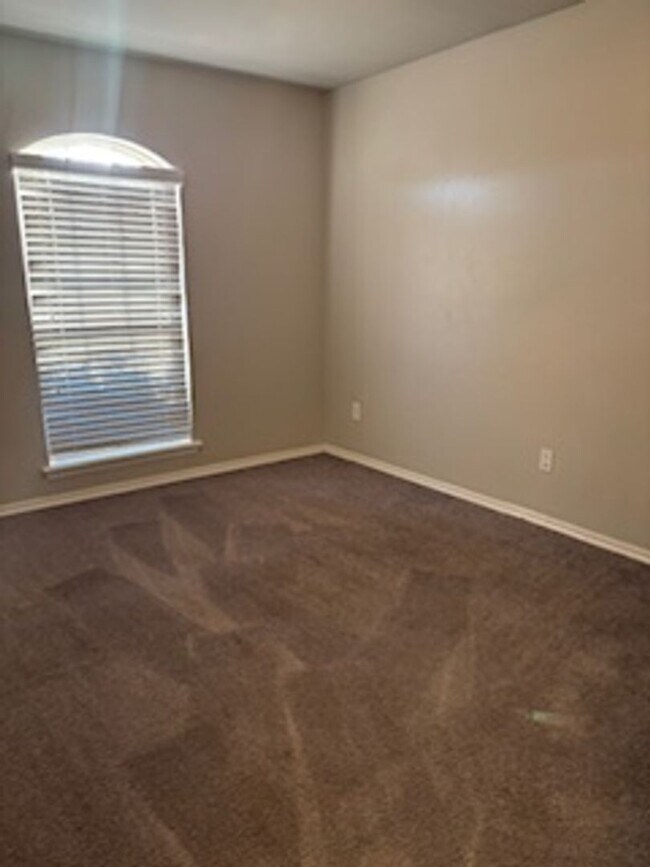 Building Photo - 4212 Condor Dr