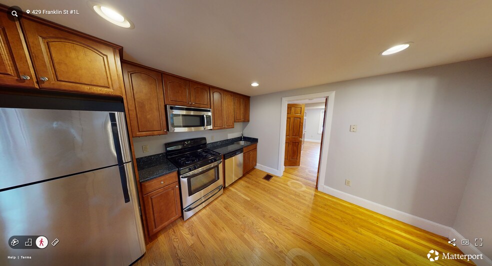 Building Photo - 441 Franklin St