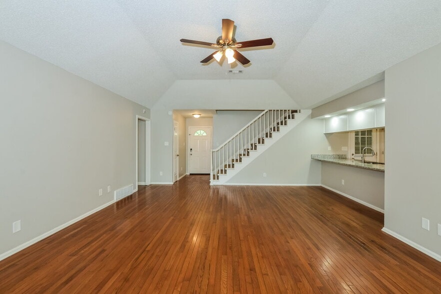 Building Photo - 6899 Gallop Dr