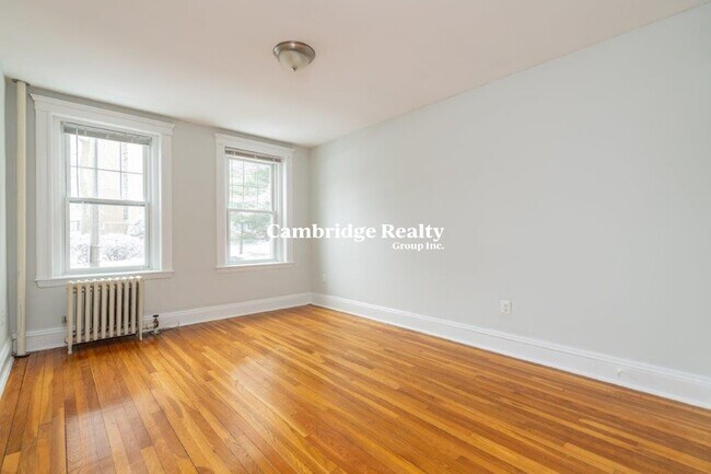 Building Photo - 286 Chestnut Hill Ave