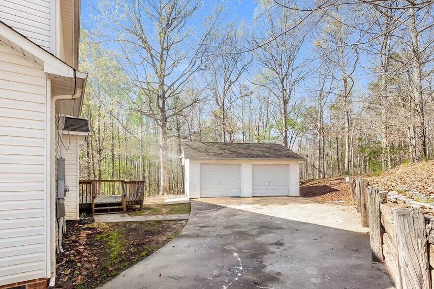 Building Photo - 1310 Candlewood Dr