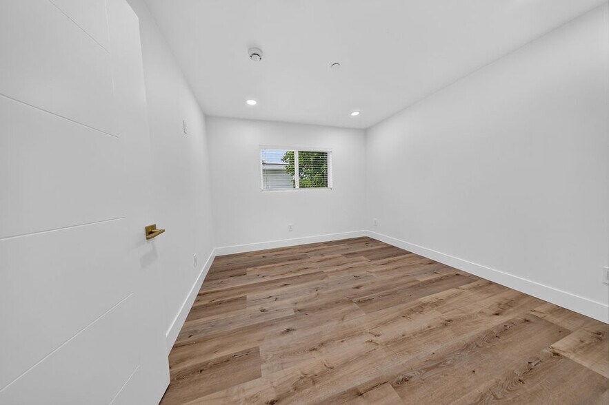 Building Photo - 9614 Bartee Ave