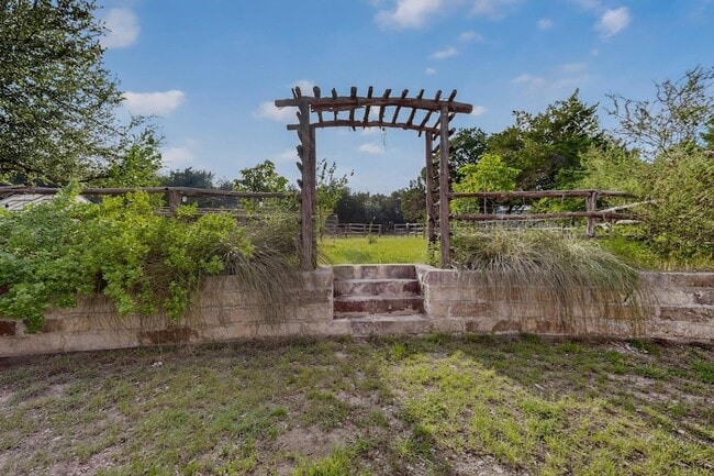 Building Photo - 13424 Trail End