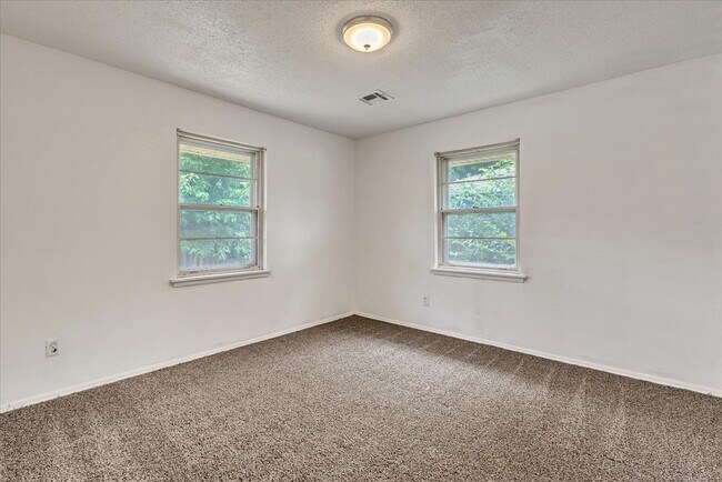 Building Photo - 2412 N Key Blvd