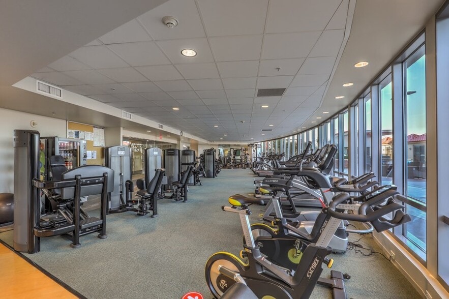 Fitness area - 200 W Sahara Ave