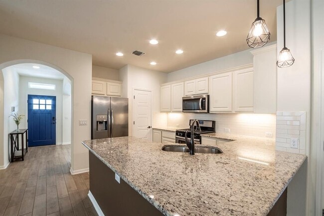 Building Photo - 8920 Cattalo Ln